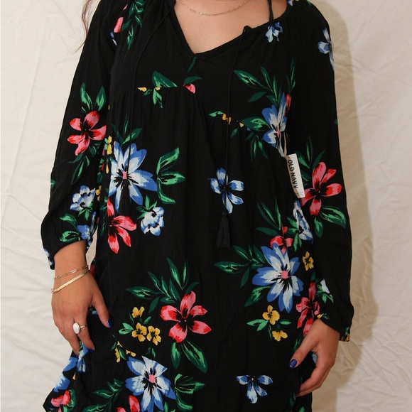 NEW WITH TAGS Old Navy Summer Floral Dress With Tassels - Picture 3 of 3